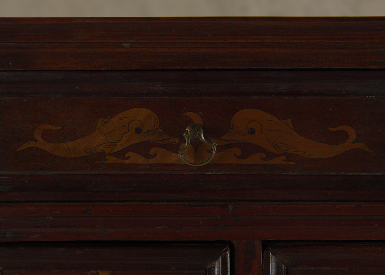 TABLE TOP CABINET WITH HIDDEN COMPARTMENT