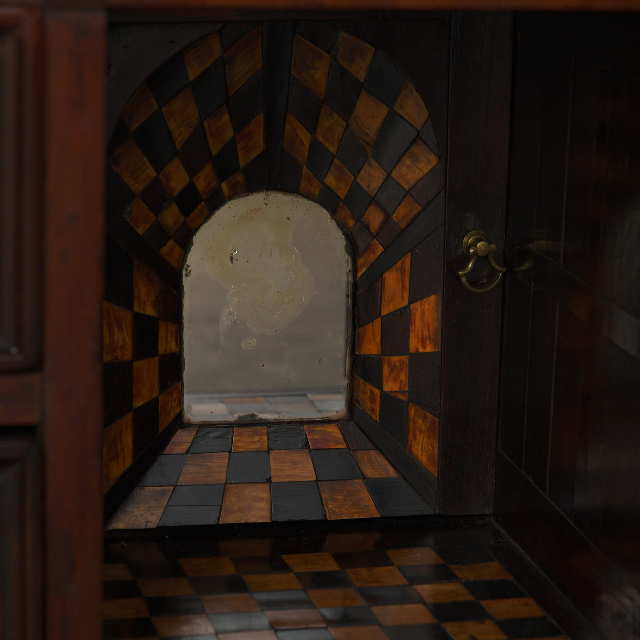 TABLE TOP CABINET WITH HIDDEN COMPARTMENT