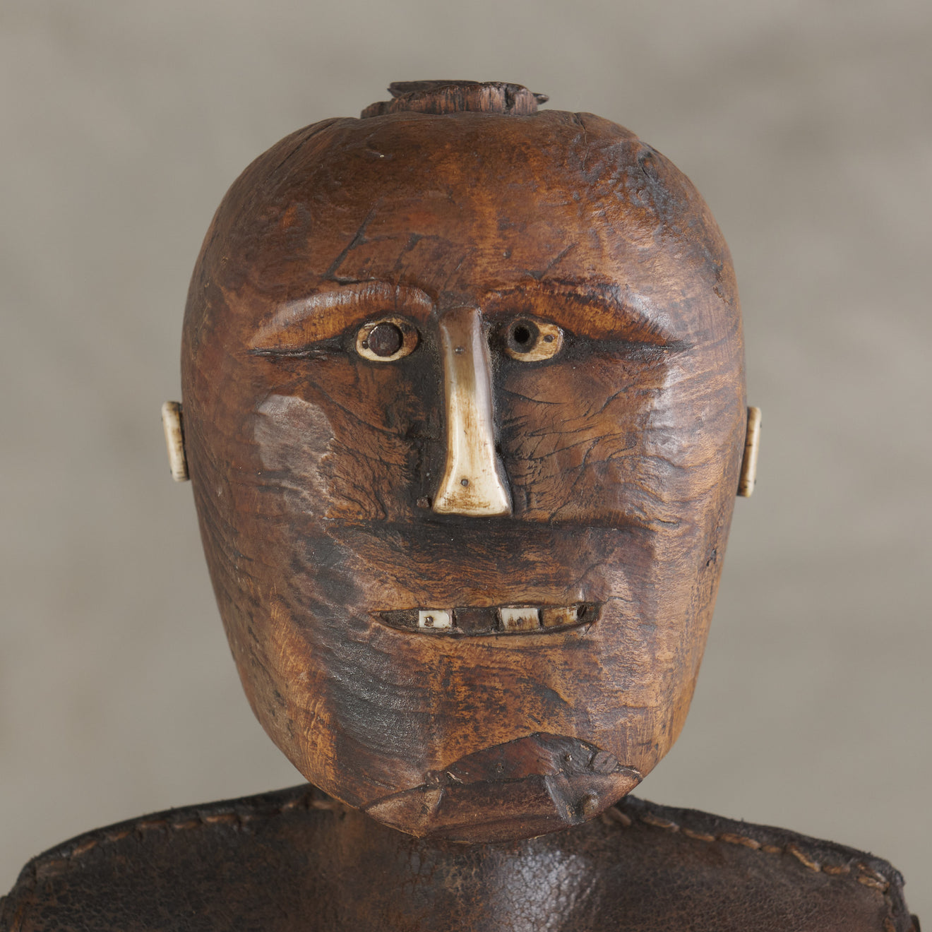 UNNKOWN PROVENANCE FOLK ART CARVED WOOD FIGURE OF MAN