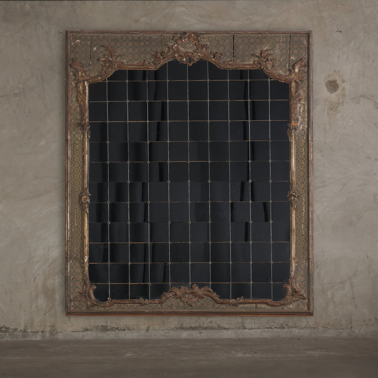 MONUMENTAL VENETIAN 18TH C FRAMED MIRROR