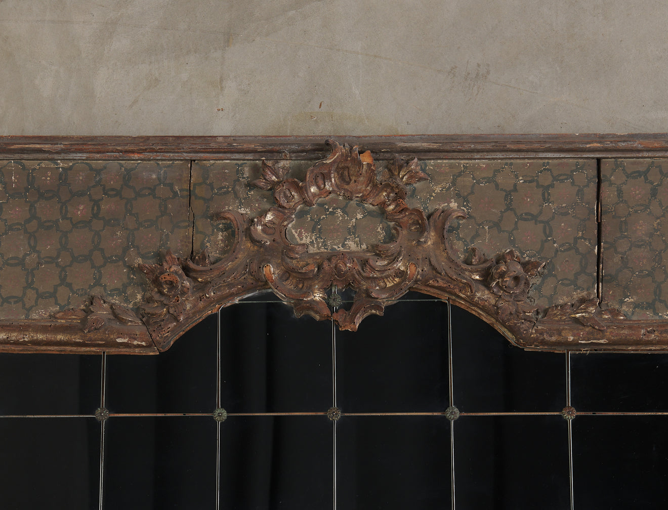 MONUMENTAL VENETIAN 18TH C FRAMED MIRROR