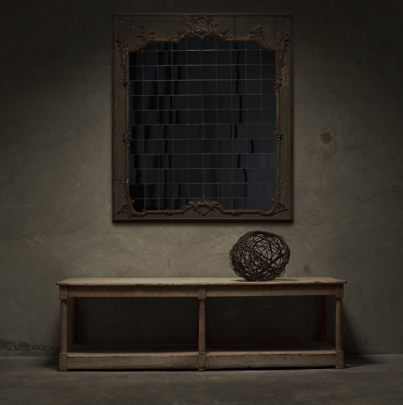 MONUMENTAL VENETIAN 18TH C FRAMED MIRROR