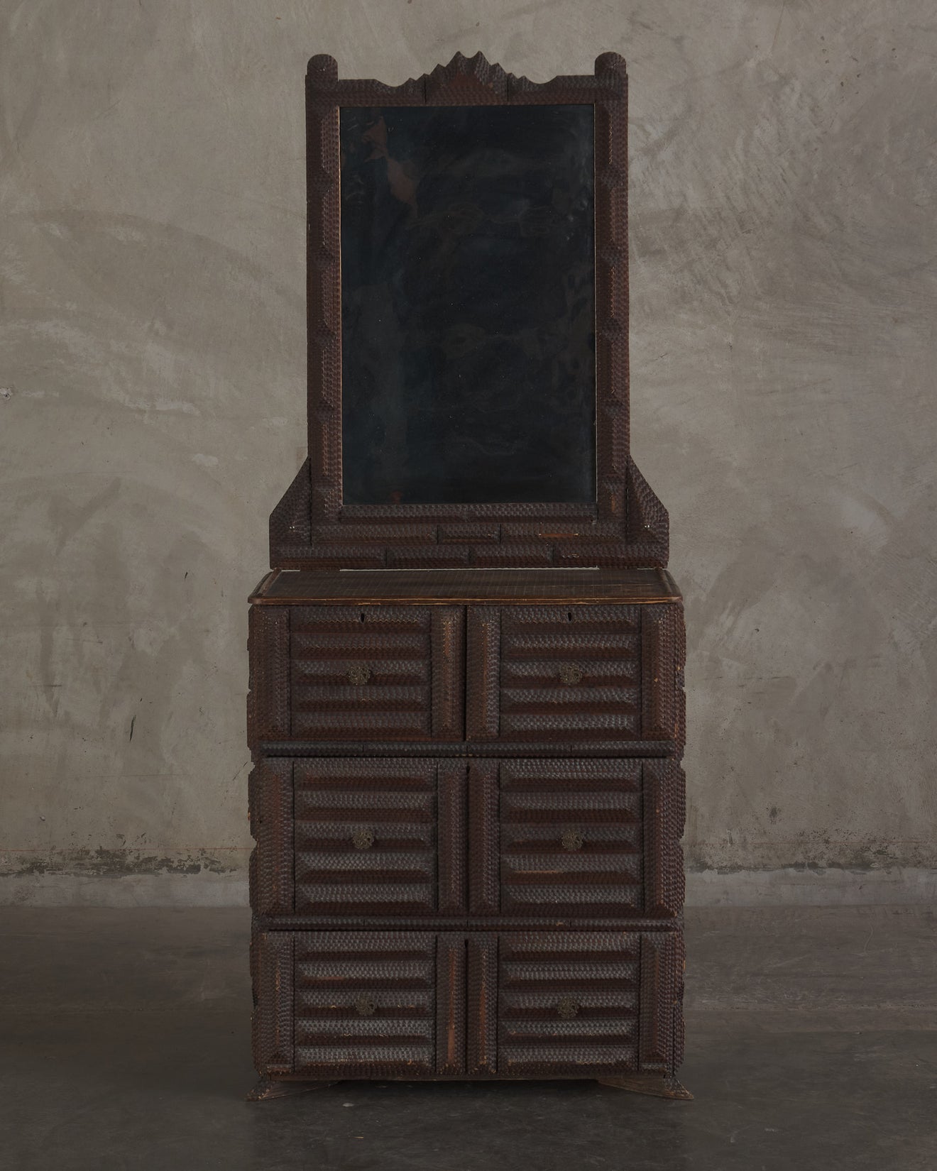 A TRAMP ART VANITY WITH WAVY MIRROR, LATE 19TH C