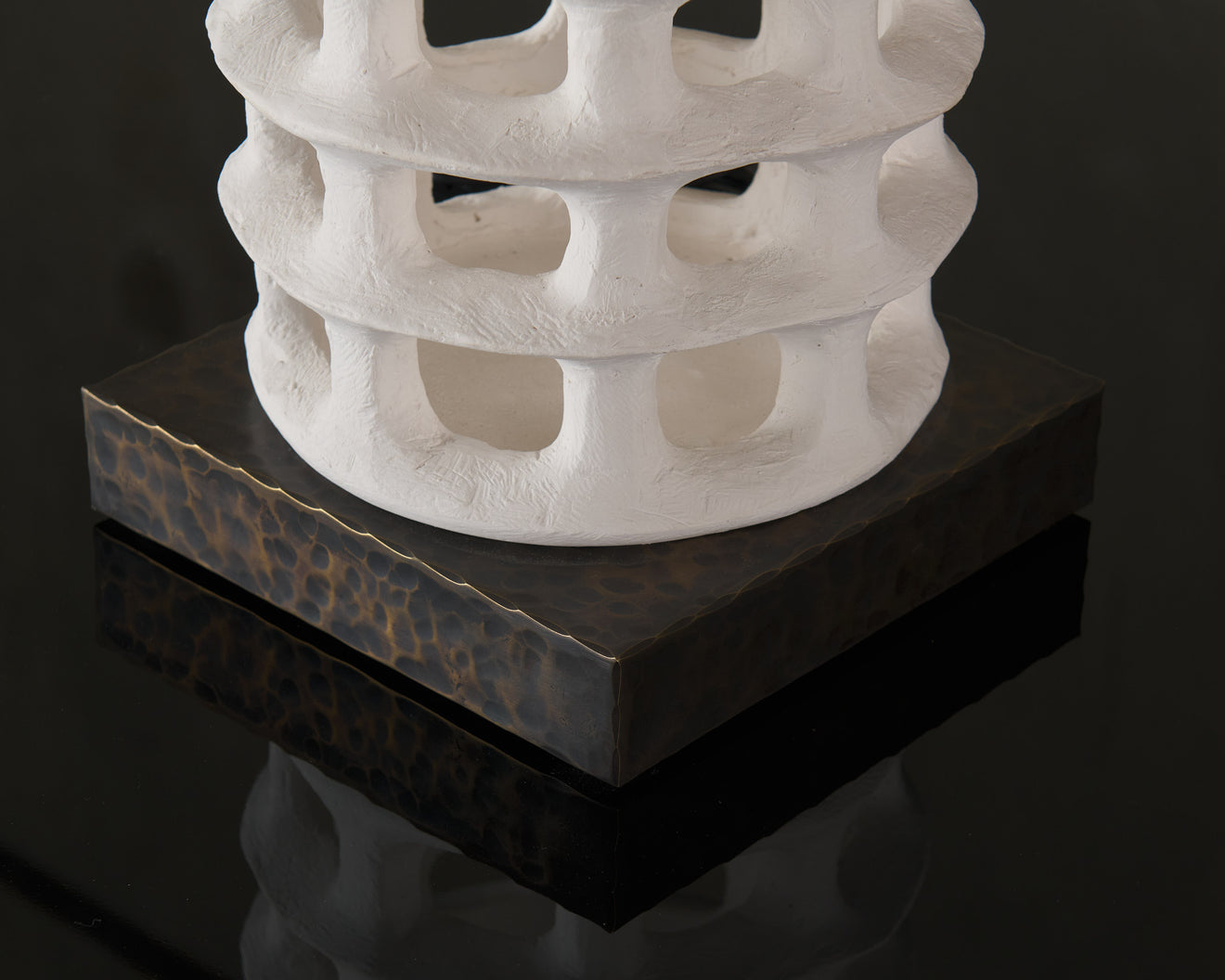 BCW Webbed Table Lamp