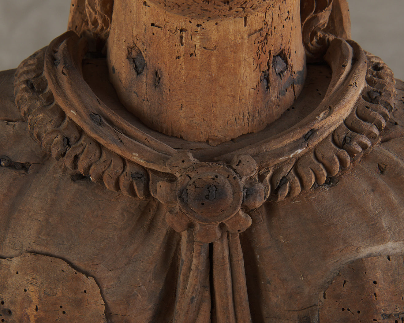 ITALIAN WOODEN NOSELESS LADY, 18th C