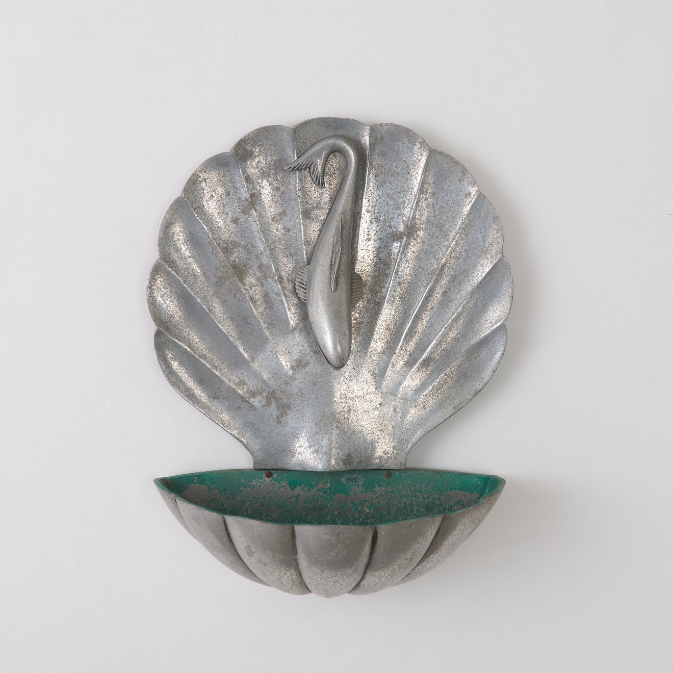 MODERNE FISH AND SHELL FOUNTAIN