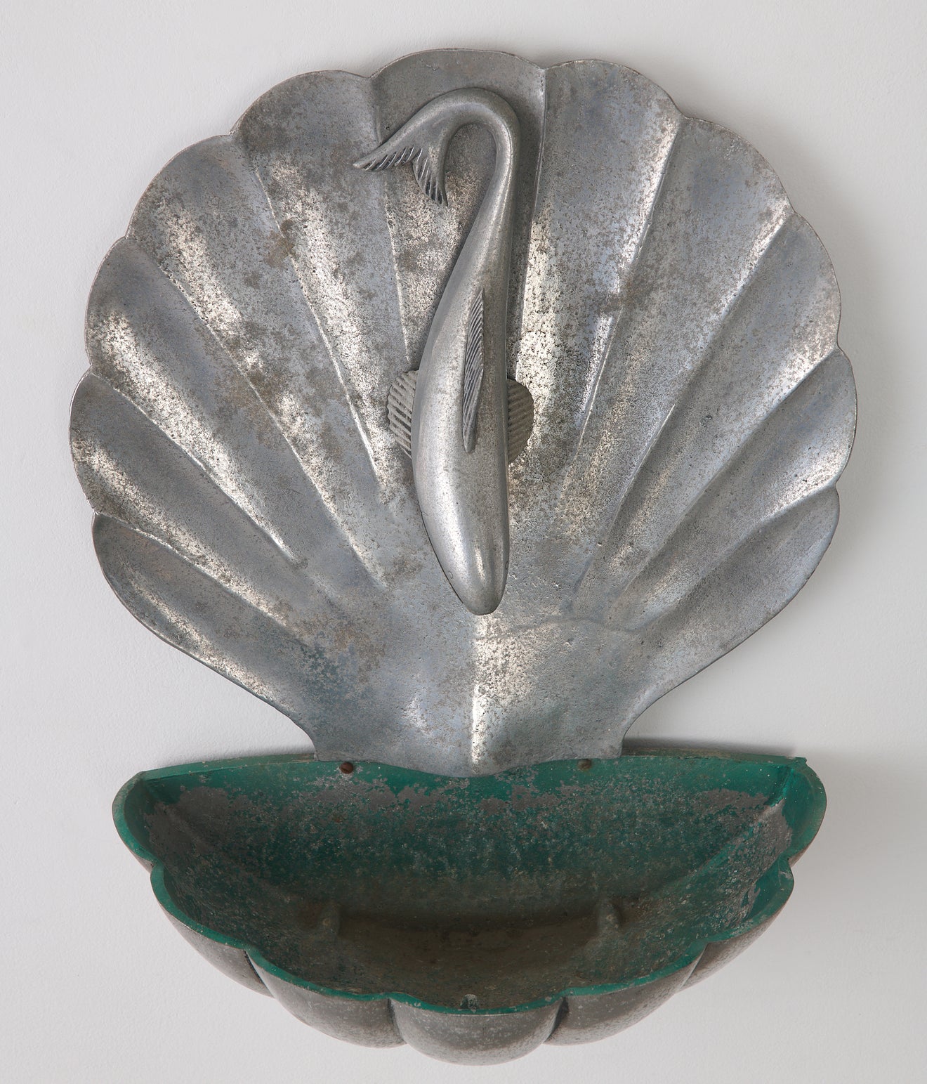 MODERNE FISH AND SHELL FOUNTAIN