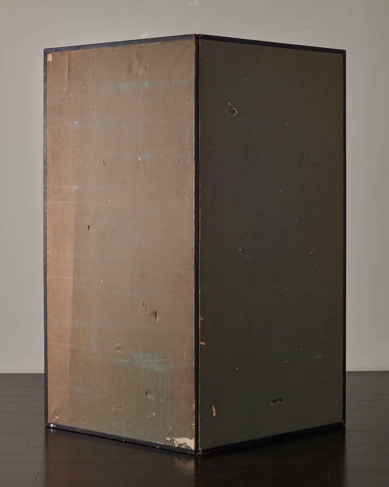 AN UNUSUAL JAPANESE 2-PANEL FOLDING SCREEN