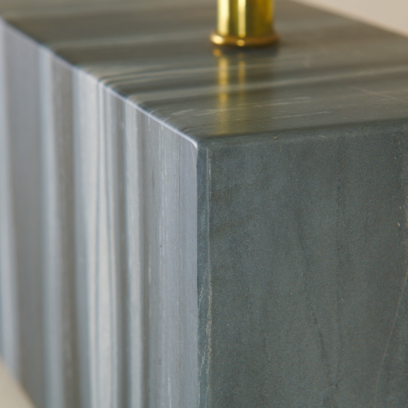 CALACATTA ZEBRINO HORIZONTAL TABLE LAMP