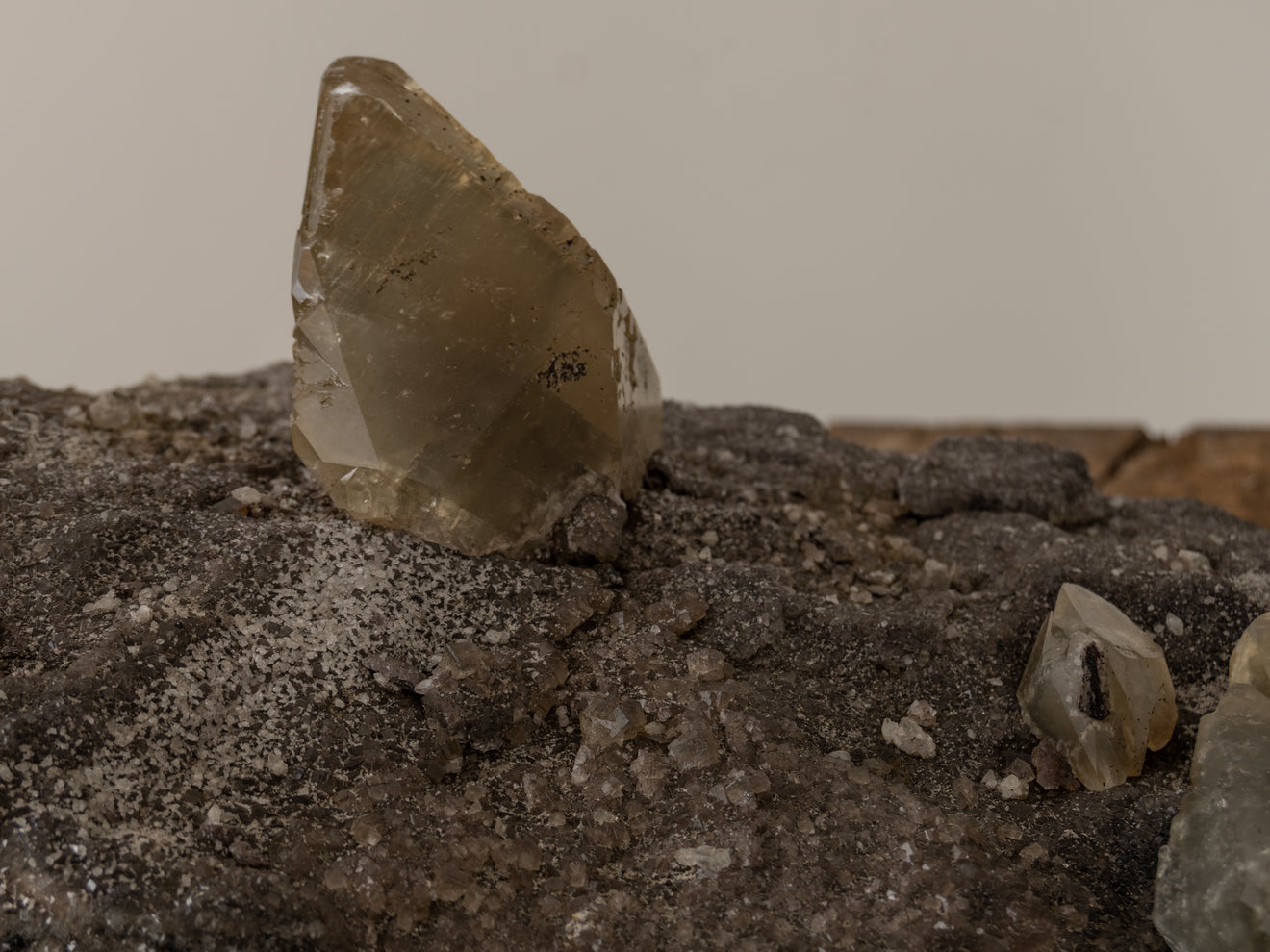 CALCITE & FLUORITE MINERAL SPECIMAN