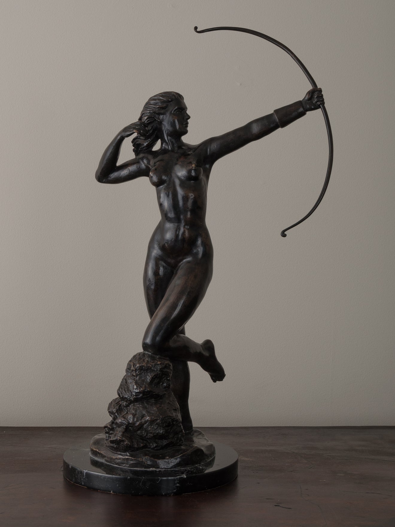 'DIANA THE HUNTRESS' SCULPTURE