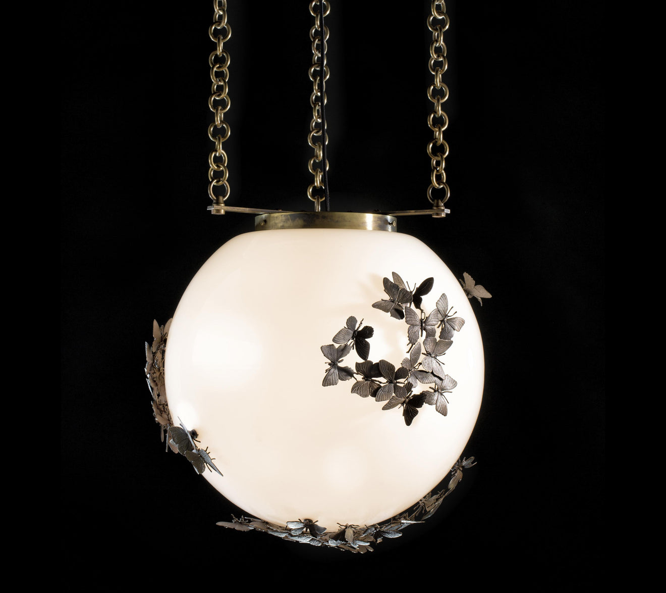 HAUNT PENDANT, 18" BY JANE HALLWORTH
