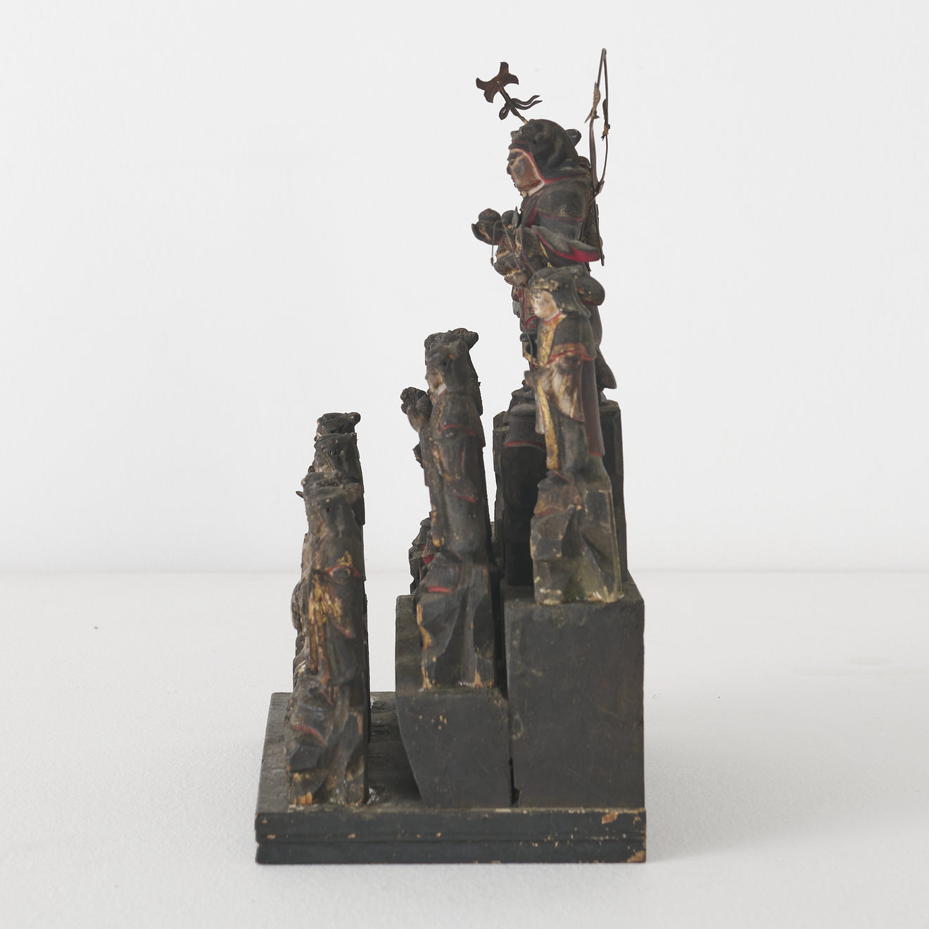 SET OF CARVED WOOD AND POLYCHROME LOHAN