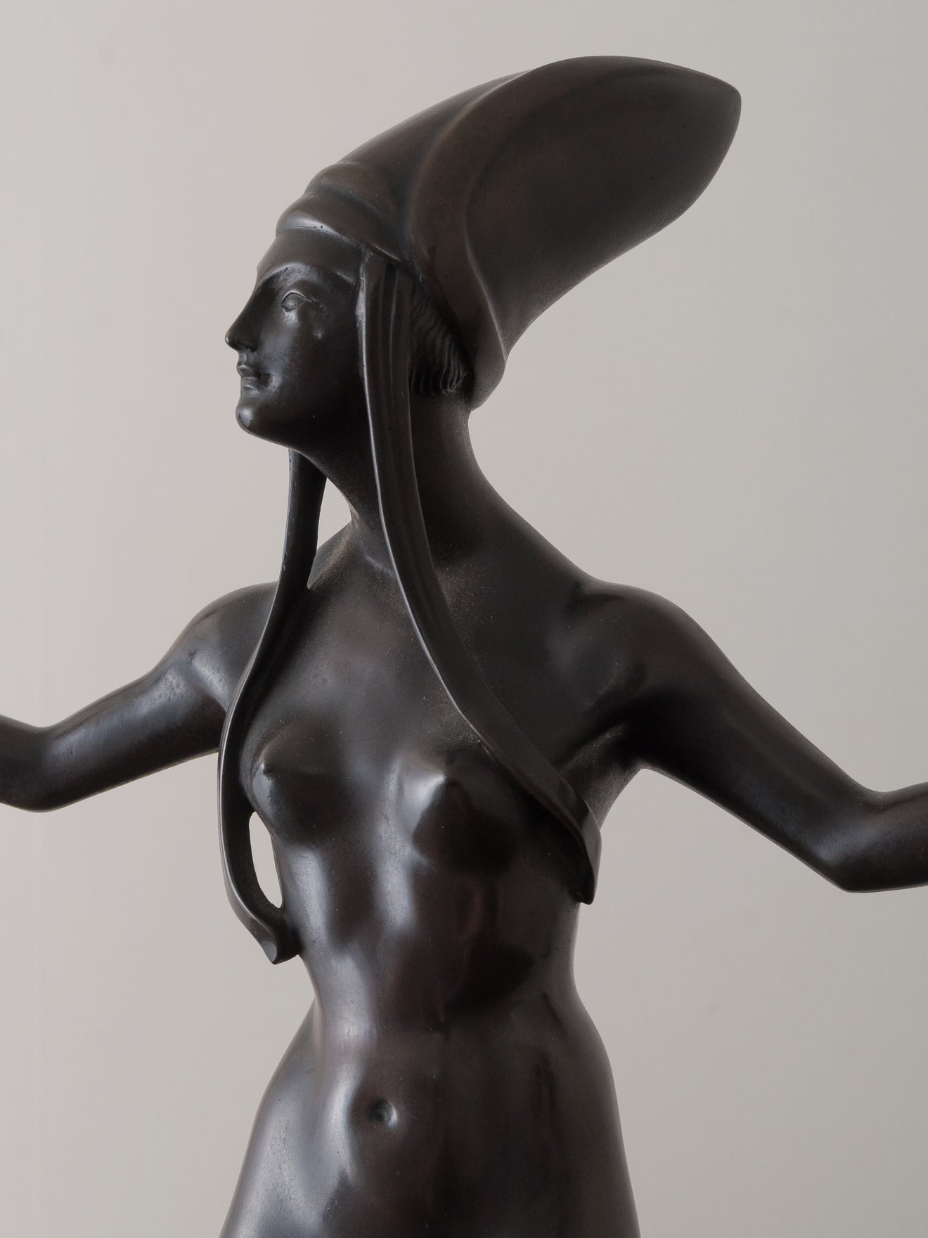 ART NOUVEAU FIGURINE