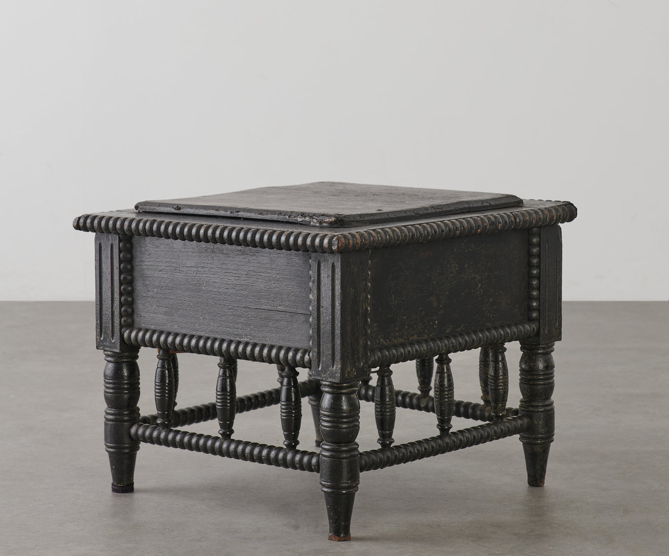 VICTORIAN SEWING STOOL