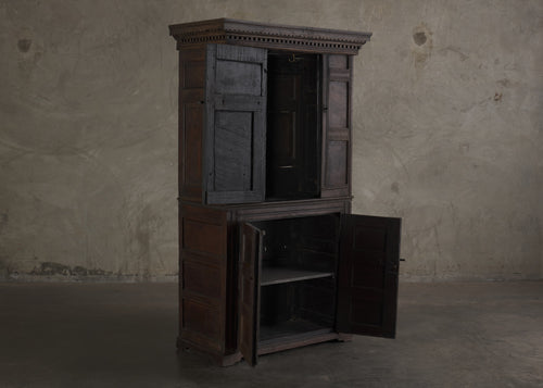 17TH C ENGLISH OAK CABINET