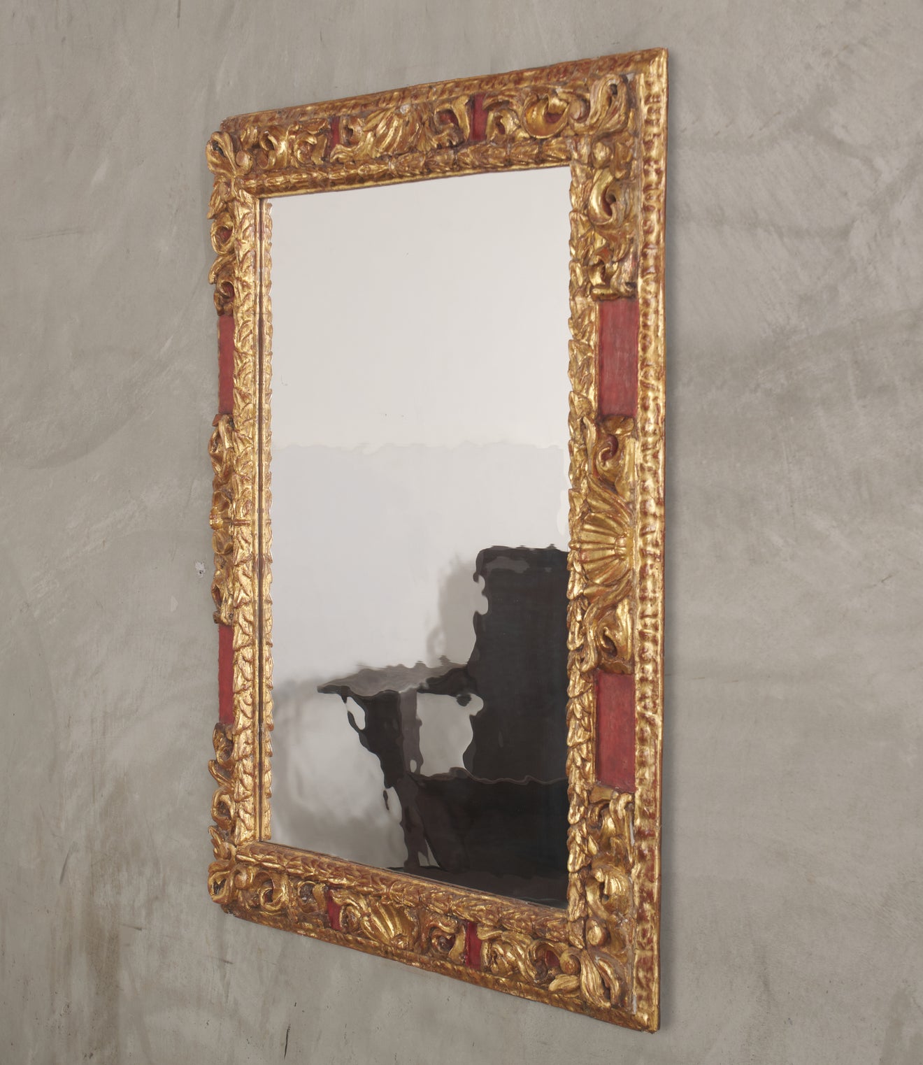 17TH C SPANISH GILDED FRAME