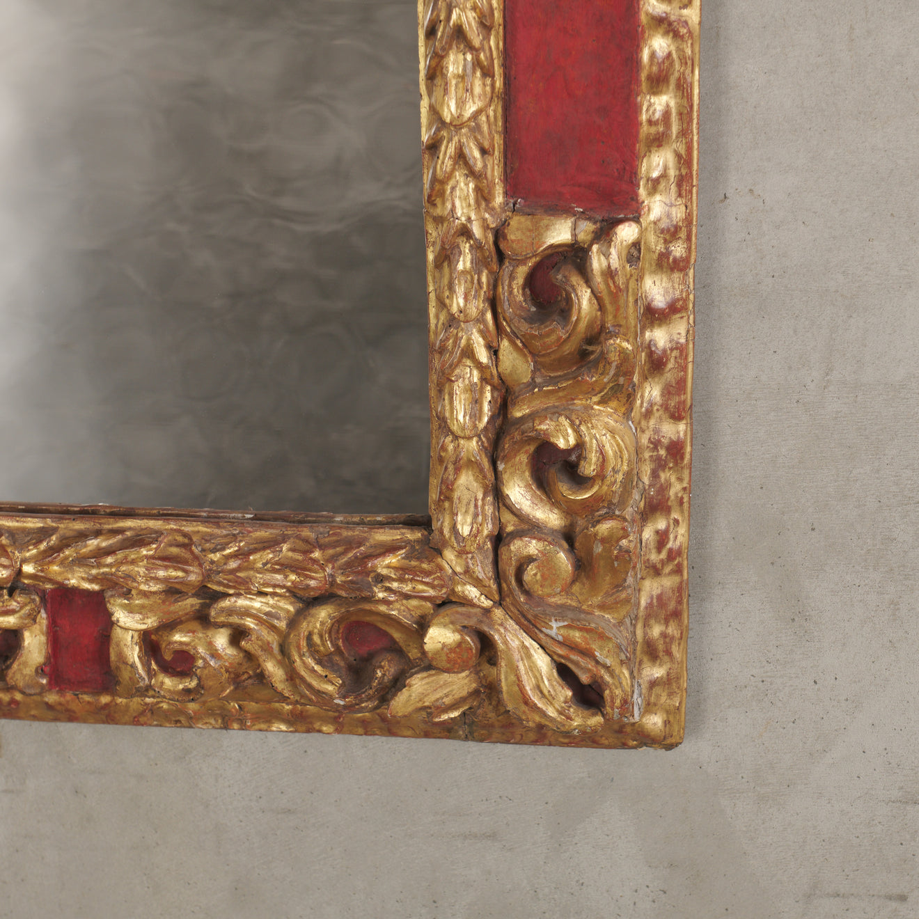 17TH C SPANISH GILDED FRAME