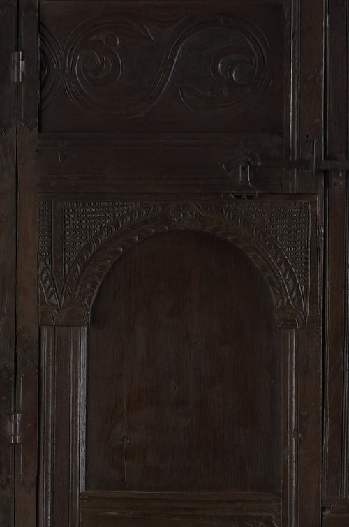 17TH C ENGLISH OAK CABINET