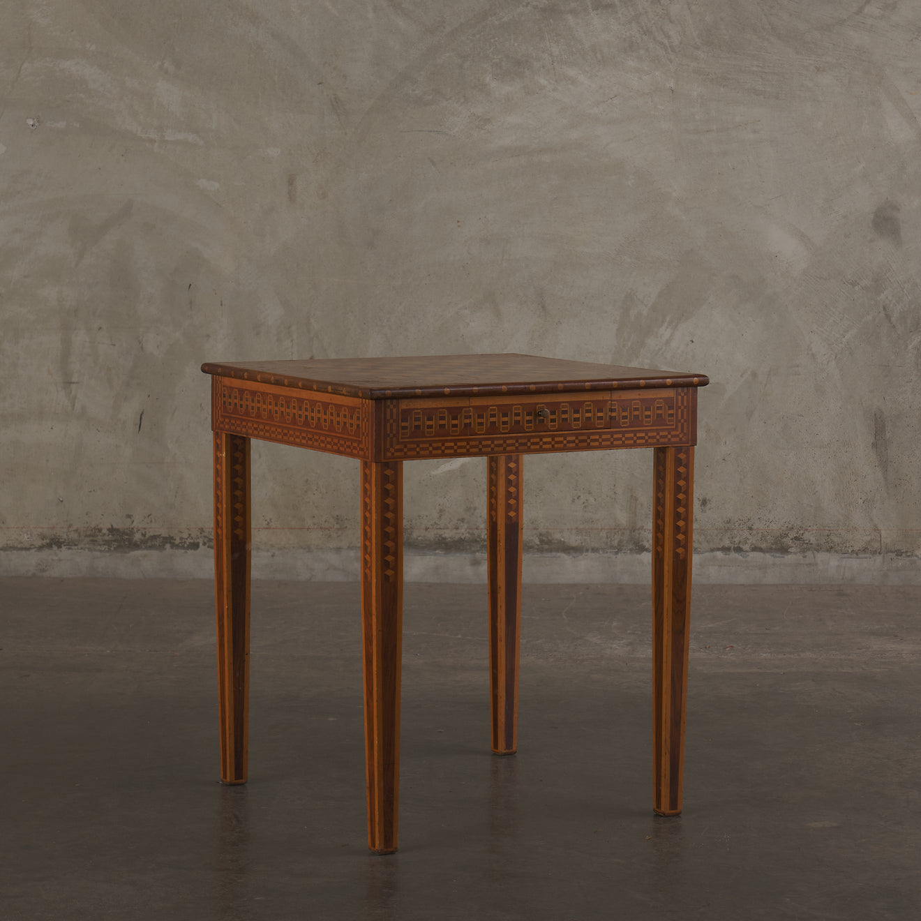 1940s MARQUETRY GAME TABLE WITH CHAIRS AND CHESS SET CRAFTED BY RAFAEL L ALACON