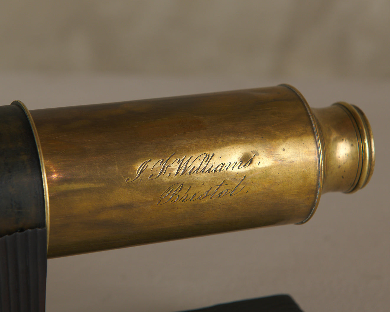 ENGLISH TELESCOPE ON STAND WITH SEVERAL INTERNAL LENSES