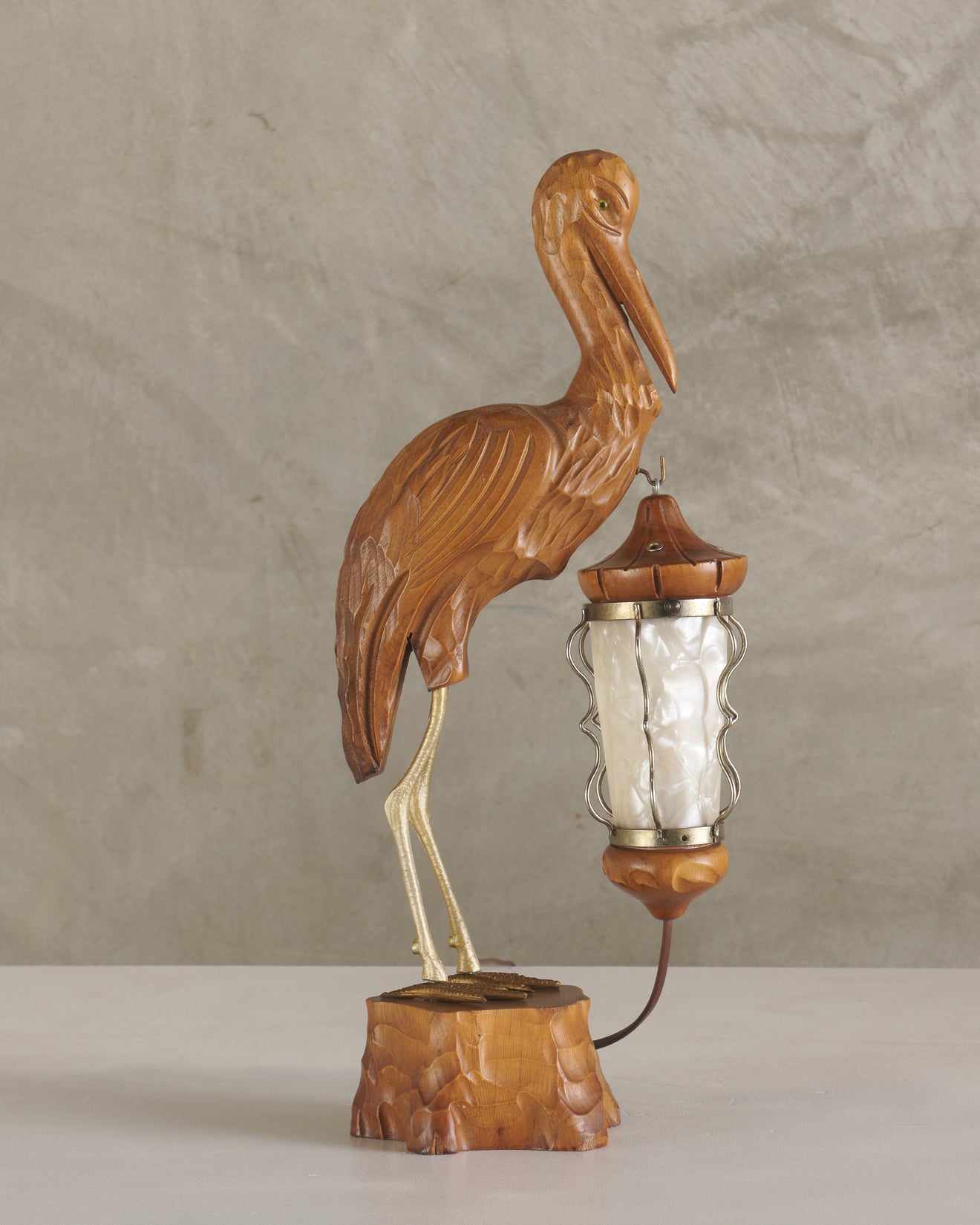 ALDO TURA CARVED WOOD HERON TABLE LAMP, ITALY, MID CENTURY