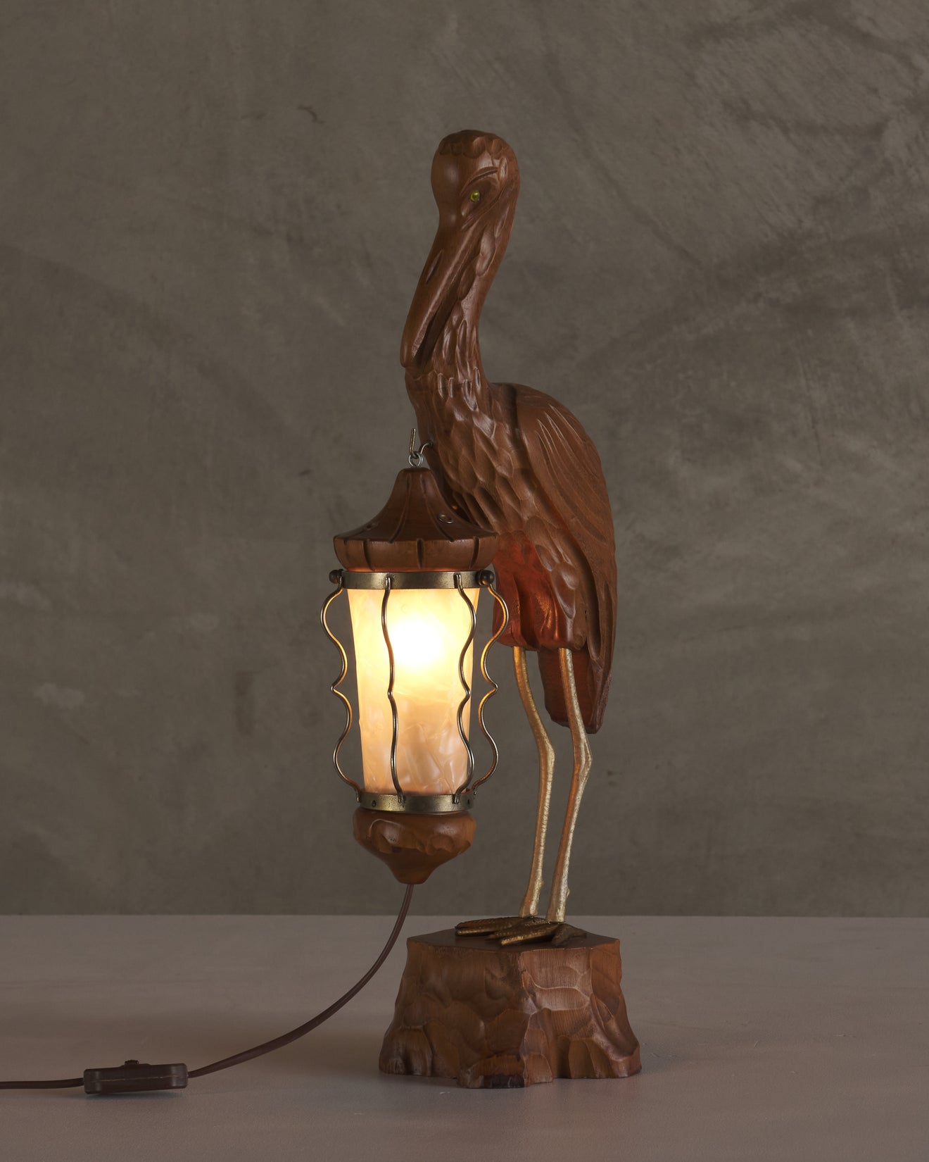 ALDO TURA CARVED WOOD HERON TABLE LAMP, ITALY, MID CENTURY