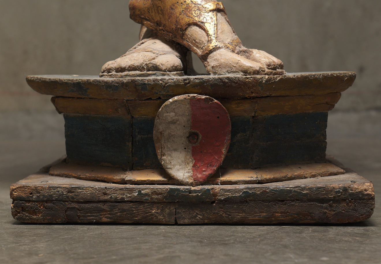 A LIFE SIZE 16th C NORTH ITALIAN GILT AND PAINTED WOOD FIGURE OF SAN ROCCO BY NERO ALBERTI DA SANSEPOLCRO