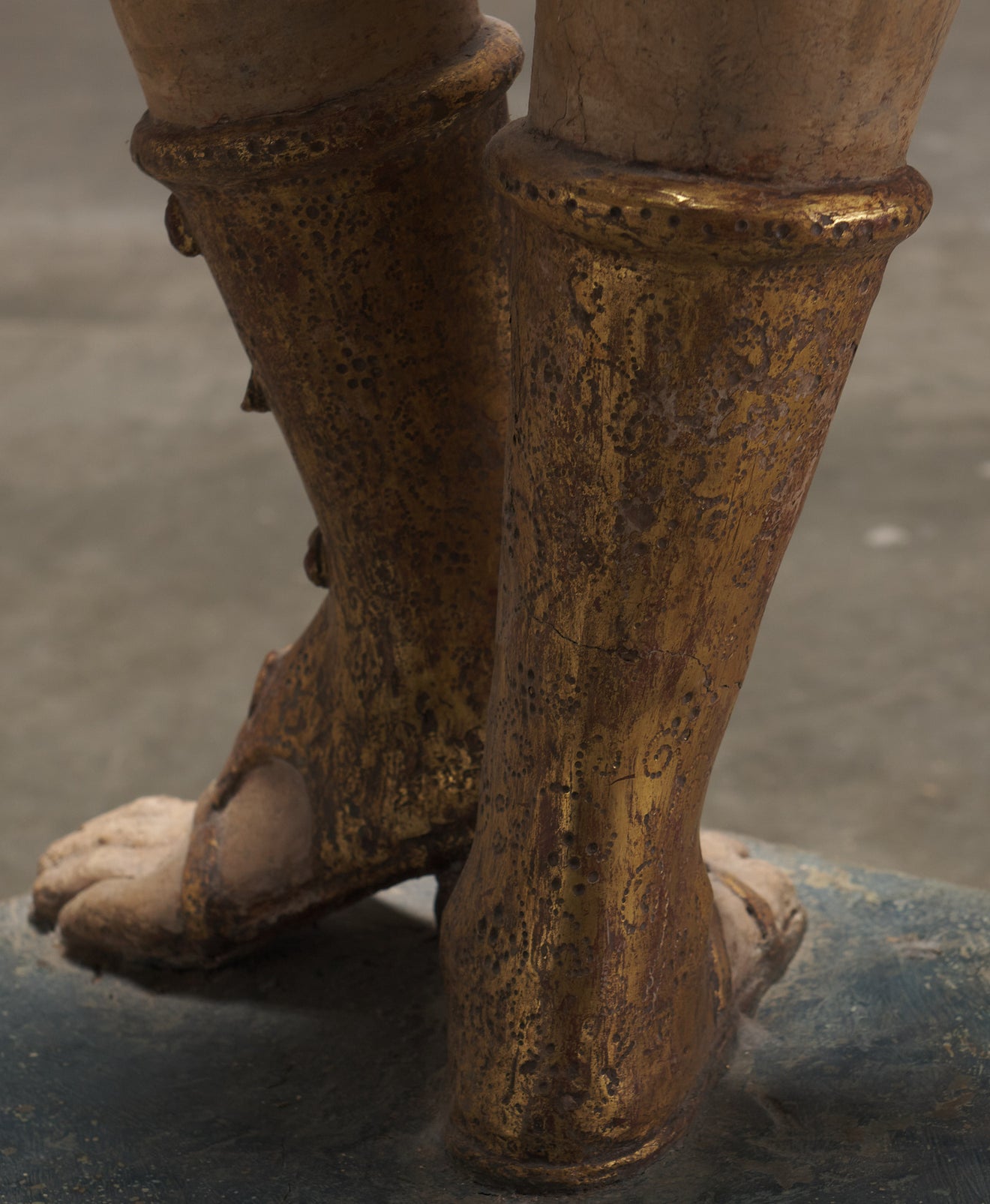 A LIFE SIZE 16th C NORTH ITALIAN GILT AND PAINTED WOOD FIGURE OF SAN ROCCO BY NERO ALBERTI DA SANSEPOLCRO