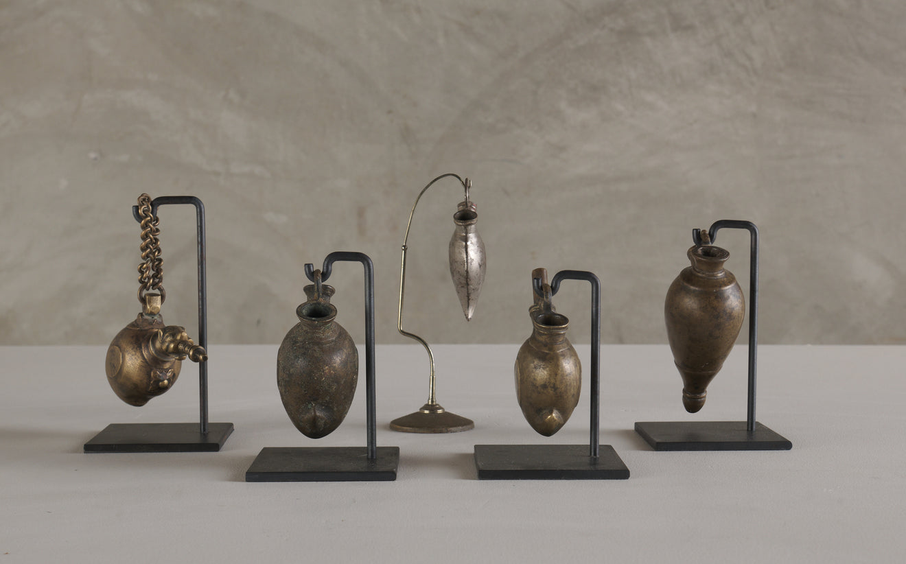 ANTIQUE MANGO SHAPED WATER PIPE ON STAND, INDIA, C1900