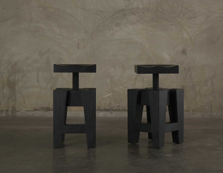 ENDOMORPH COUNTER STOOL