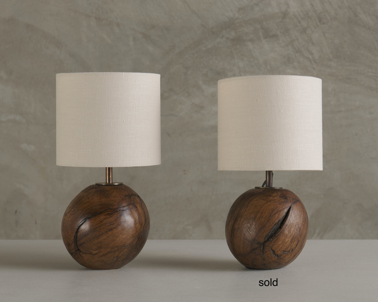 BCW QUERCUS TABLE LAMP