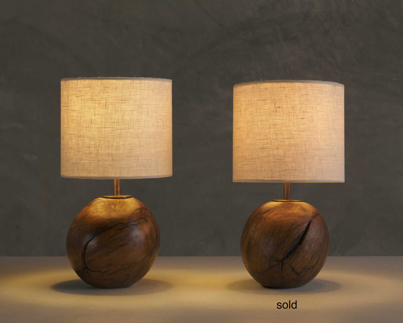 BCW QUERCUS TABLE LAMP