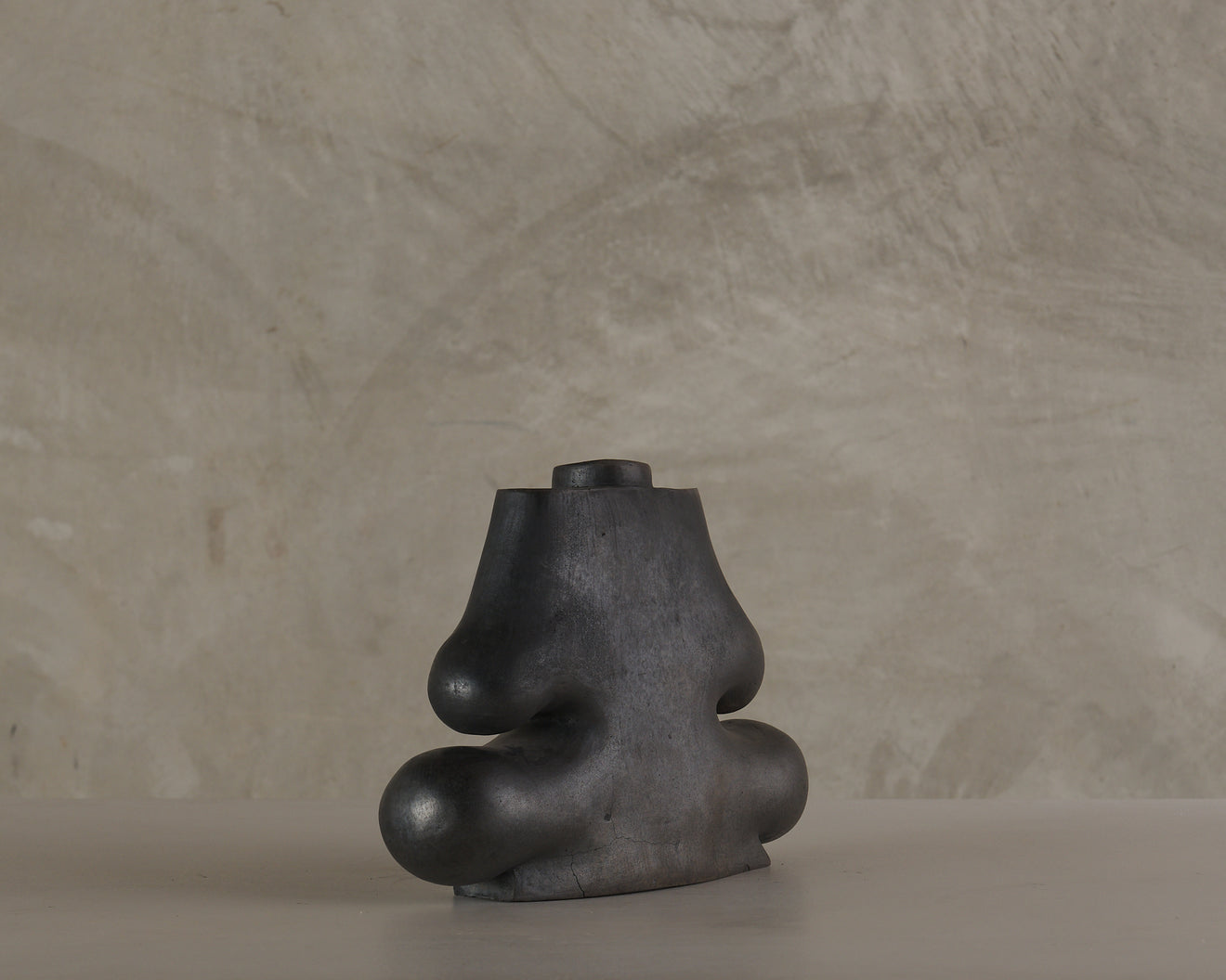 BLACK CLAY VESSEL BY ROSITA RELAMPAGO TITLED 'AXLAMARD'