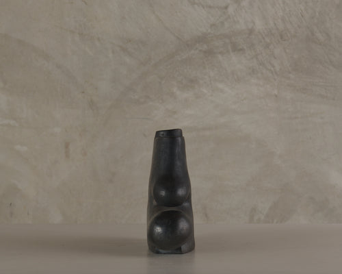 BLACK CLAY VESSEL BY ROSITA RELAMPAGO TITLED 'AXLAMARD'