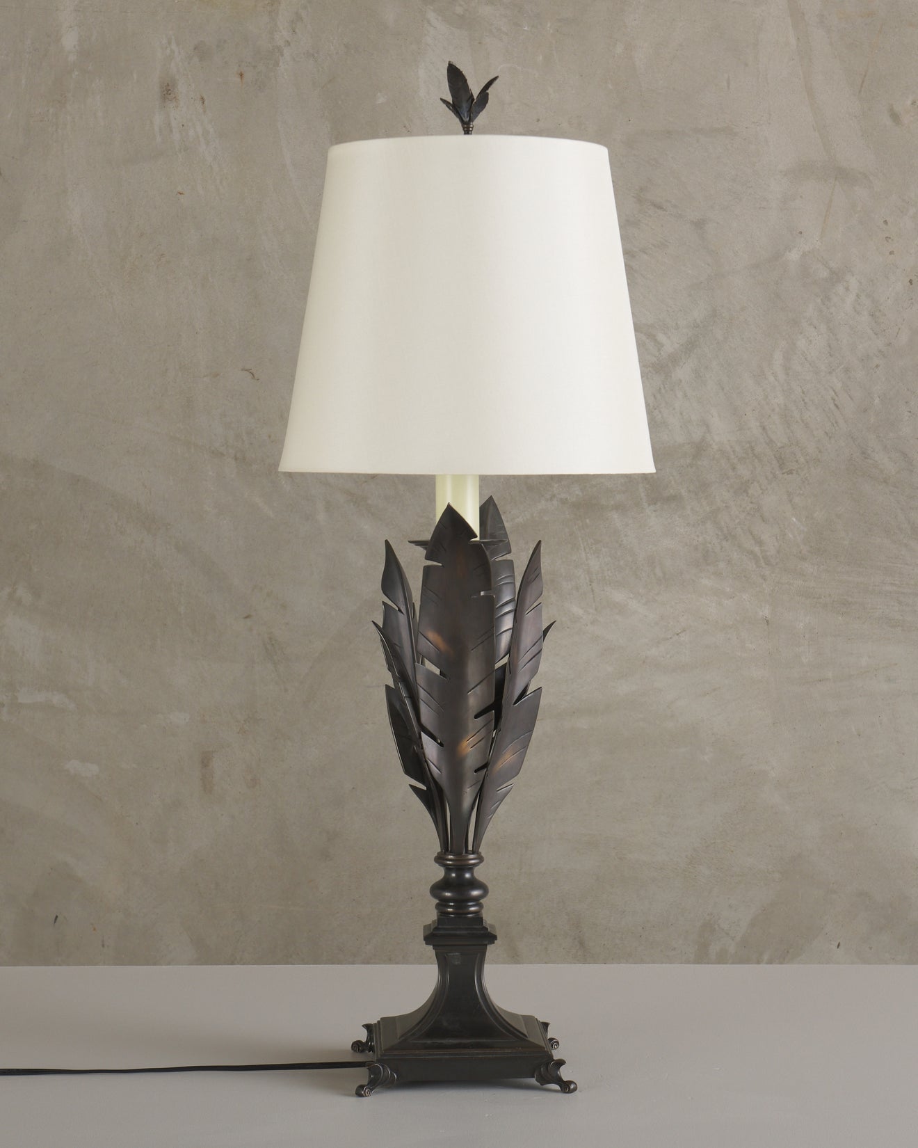 BRONZE LEAF TABLE LAMP