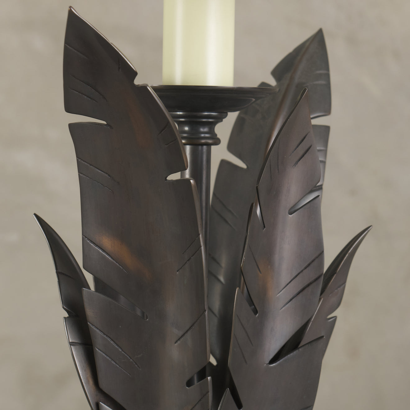 BRONZE LEAF TABLE LAMP