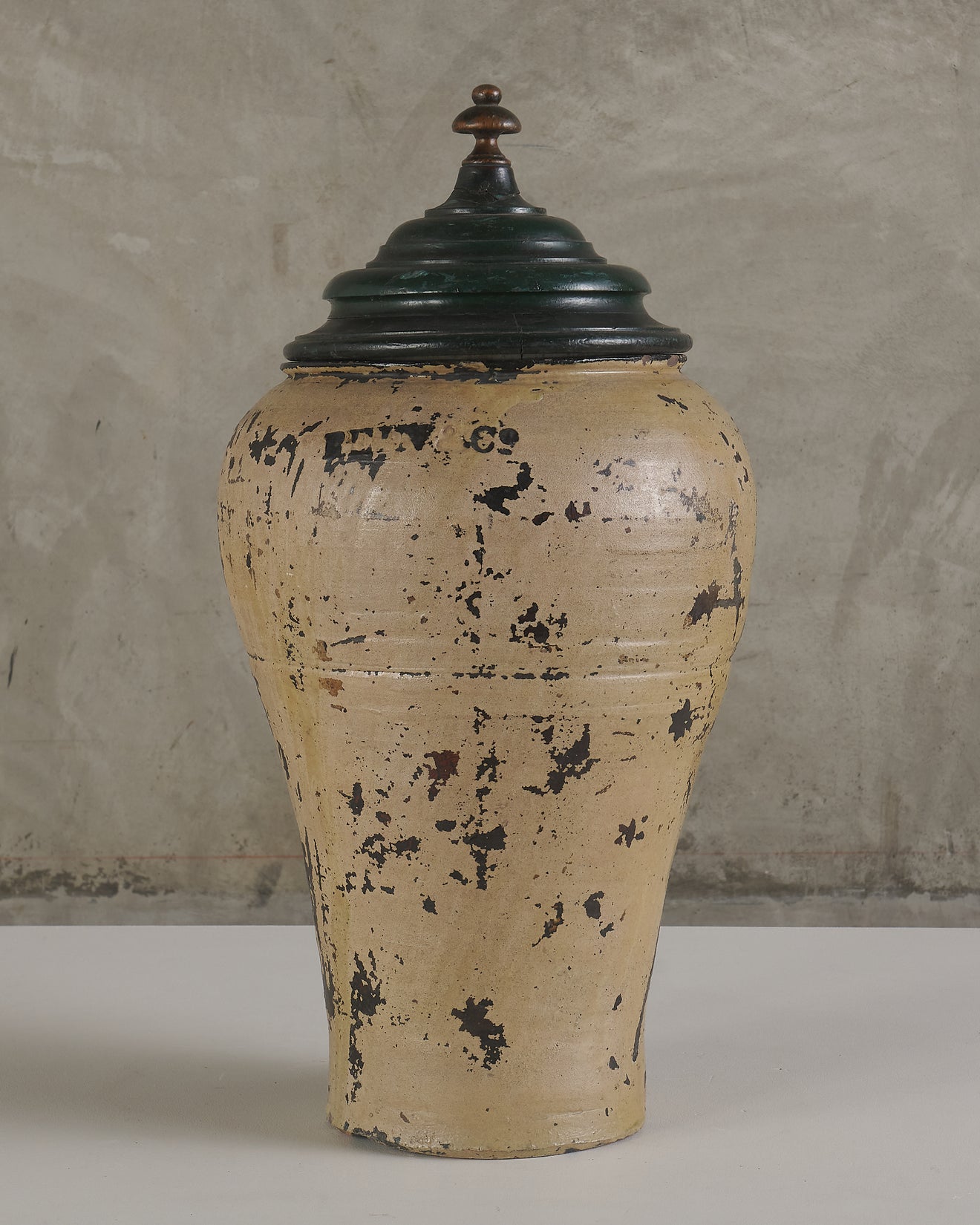 BRITISH STORAGE JAR WITH PERIOD TURNED WOOD LID, late 18th / early 19th C