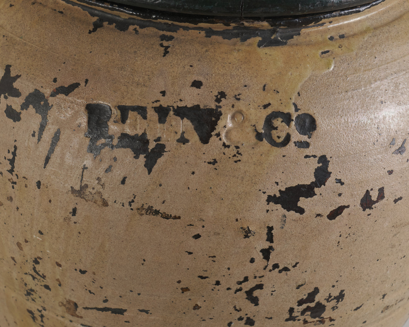 BRITISH STORAGE JAR WITH PERIOD TURNED WOOD LID, late 18th / early 19th C