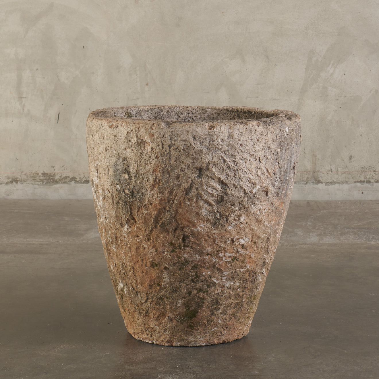 CANTERA STONE PLANTER
