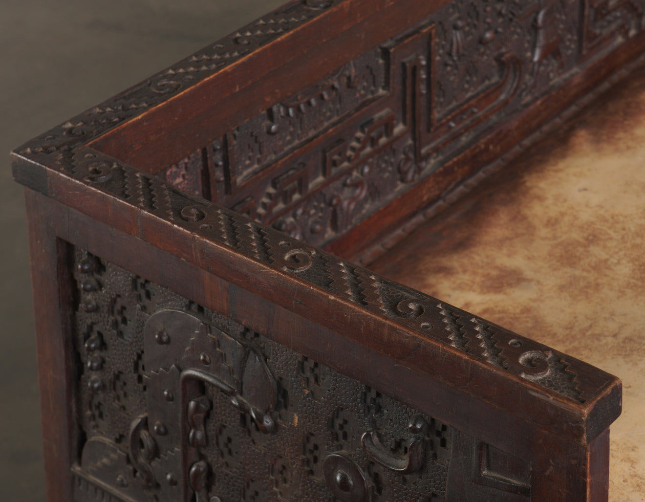 CARVED NEO PRE-COLUMBIAN MEXICAN SOFA, Reported to have been exhibited at the MEXICAN PAVILLION, 1889 World's Fair, Paris