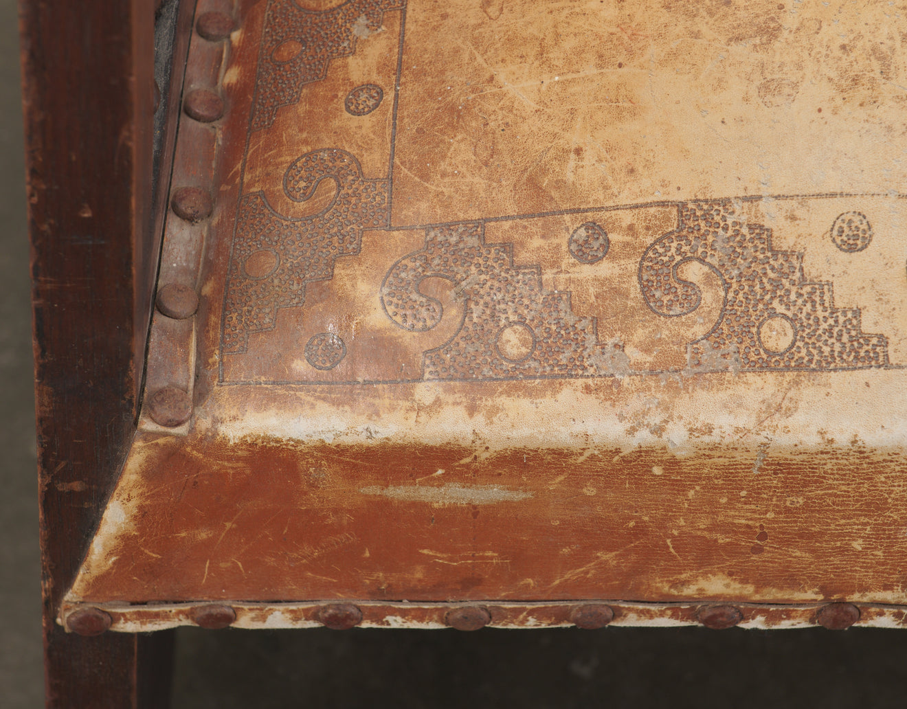 CARVED NEO PRE-COLUMBIAN MEXICAN SOFA, Reported to have been exhibited at the MEXICAN PAVILLION, 1889 World's Fair, Paris