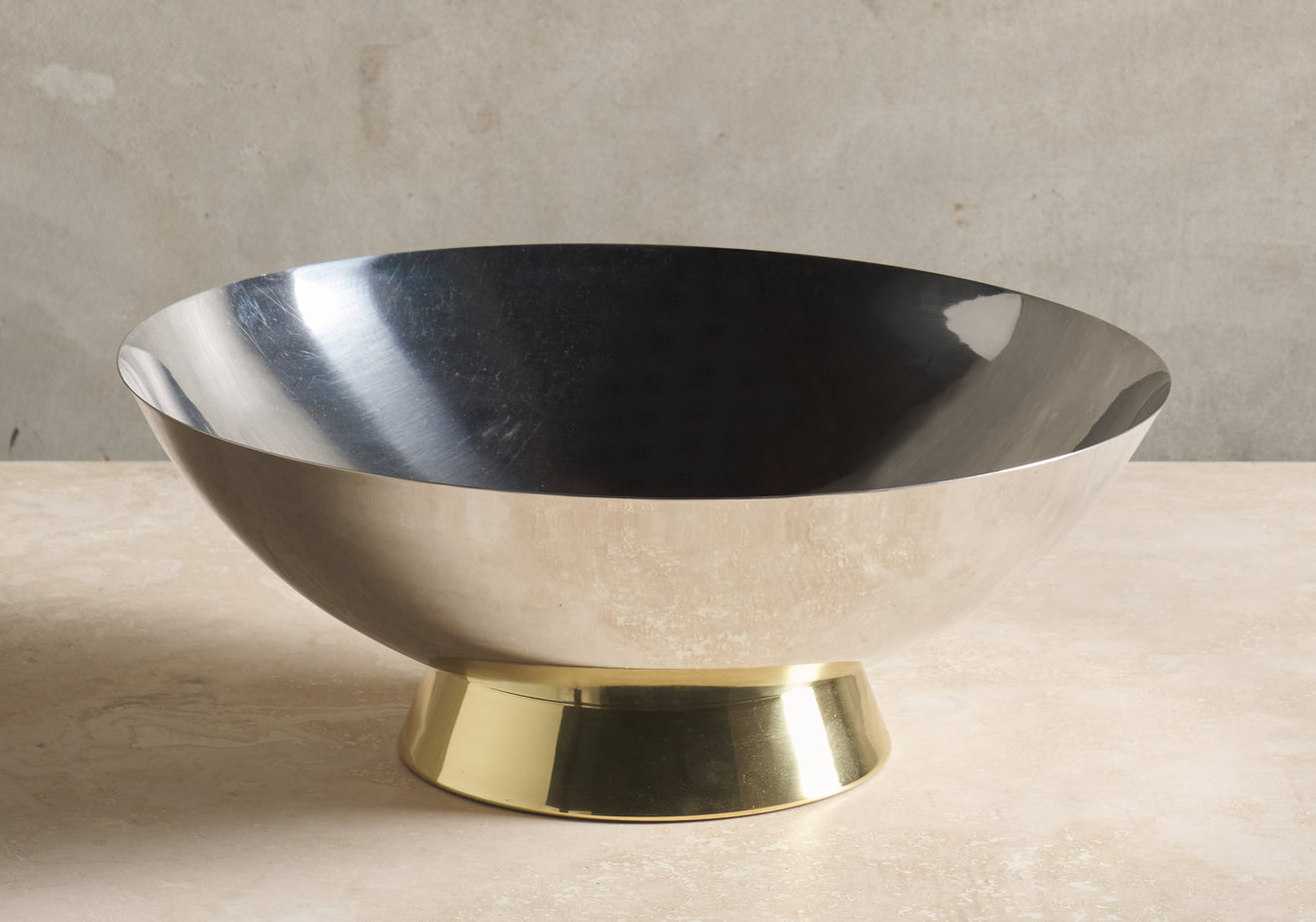 CHROME FRUIT BOWL WITH BRASS BASE