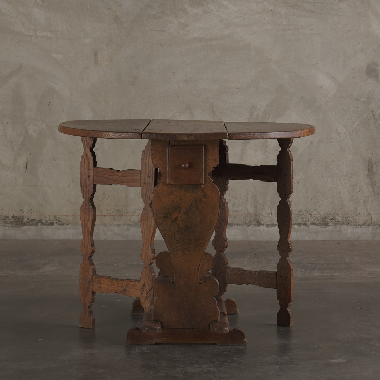 CONTINENTAL 17TH/18TH C DROP-LEAF GATE LEG TABLE