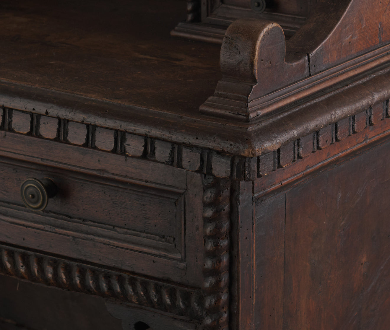 CONTINENTAL 17TH C WALNUT WRITING DESK