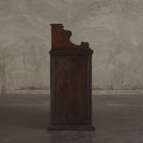 CONTINENTAL 17TH C WALNUT WRITING DESK