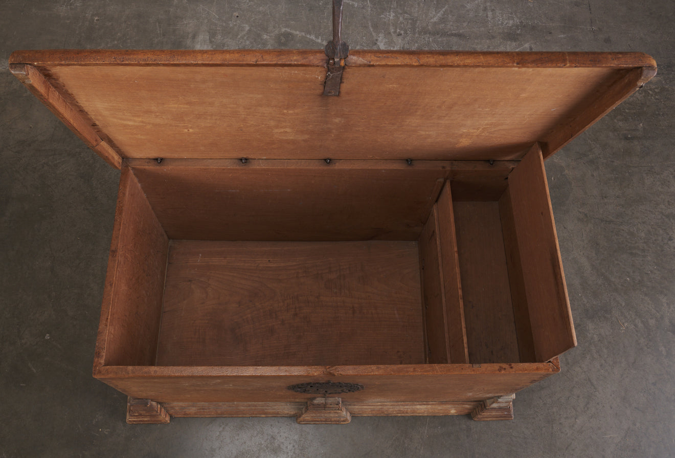 EARLY 19TH C MEXICAN TRUNK