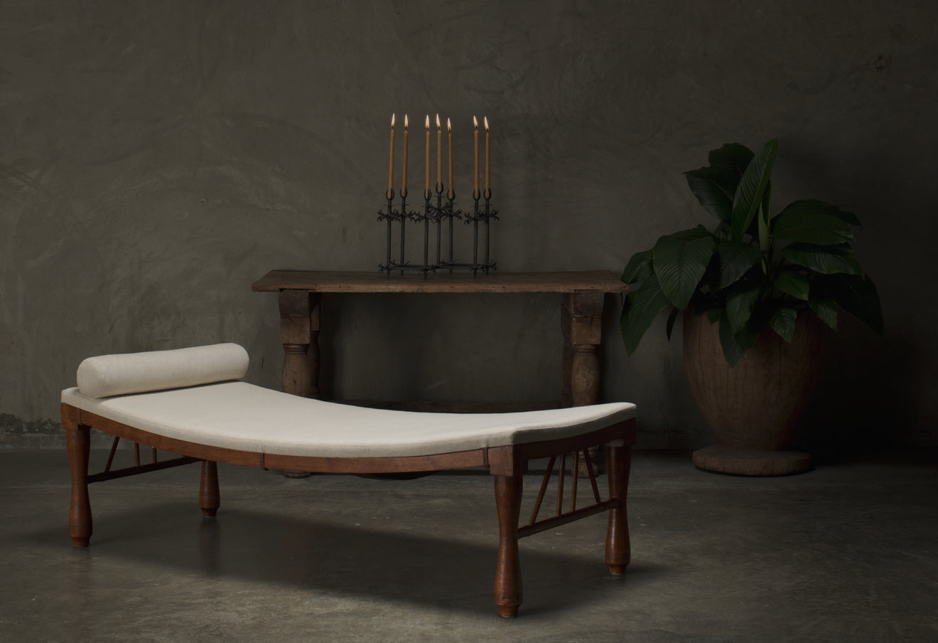 EGYPTIAN REVIVAL OAK BENCH, 1900