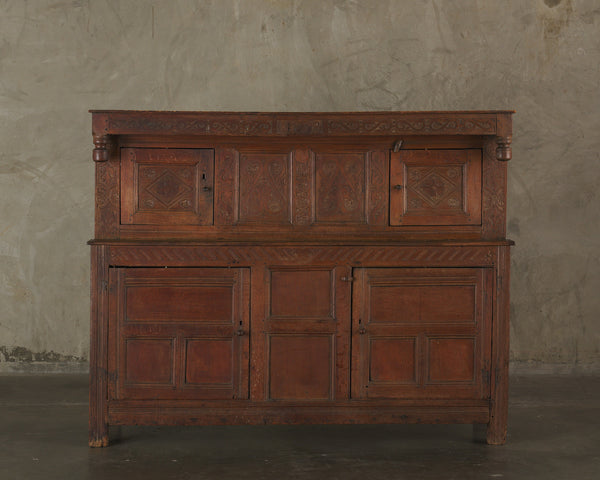 ENGLISHOAKCABINETdated1679_600