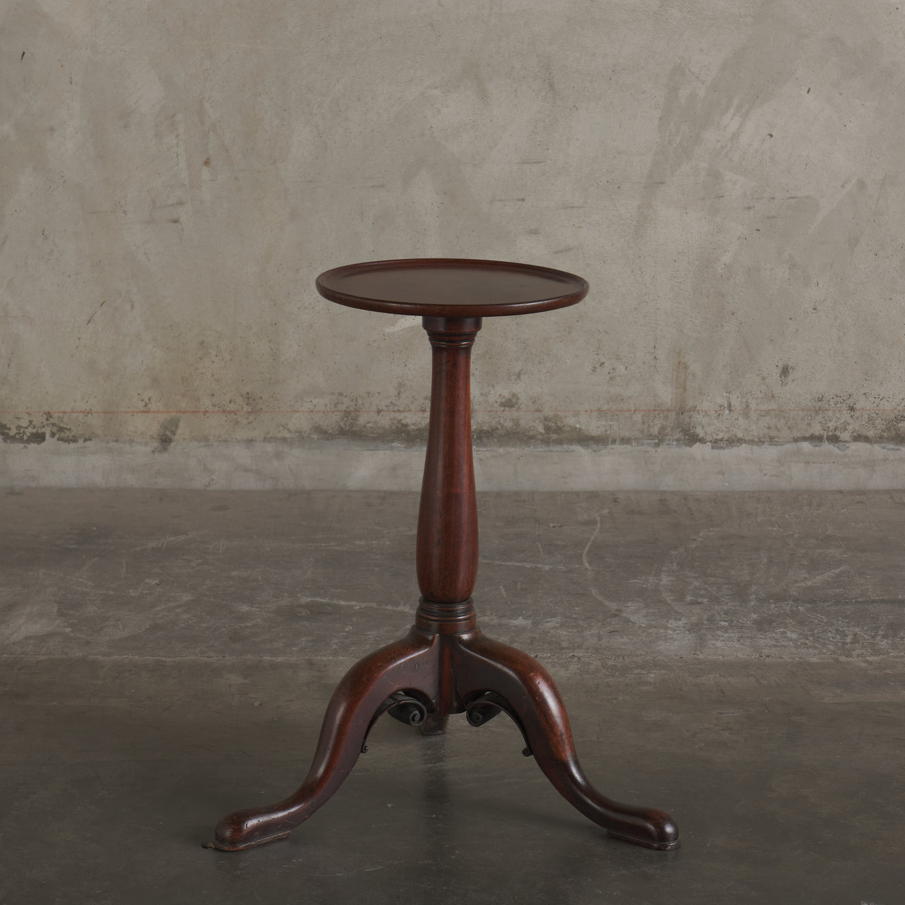George II mahogany wine table, mid 18th century